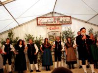 Tanzgruppe waehrend des Jubilaeums 2009